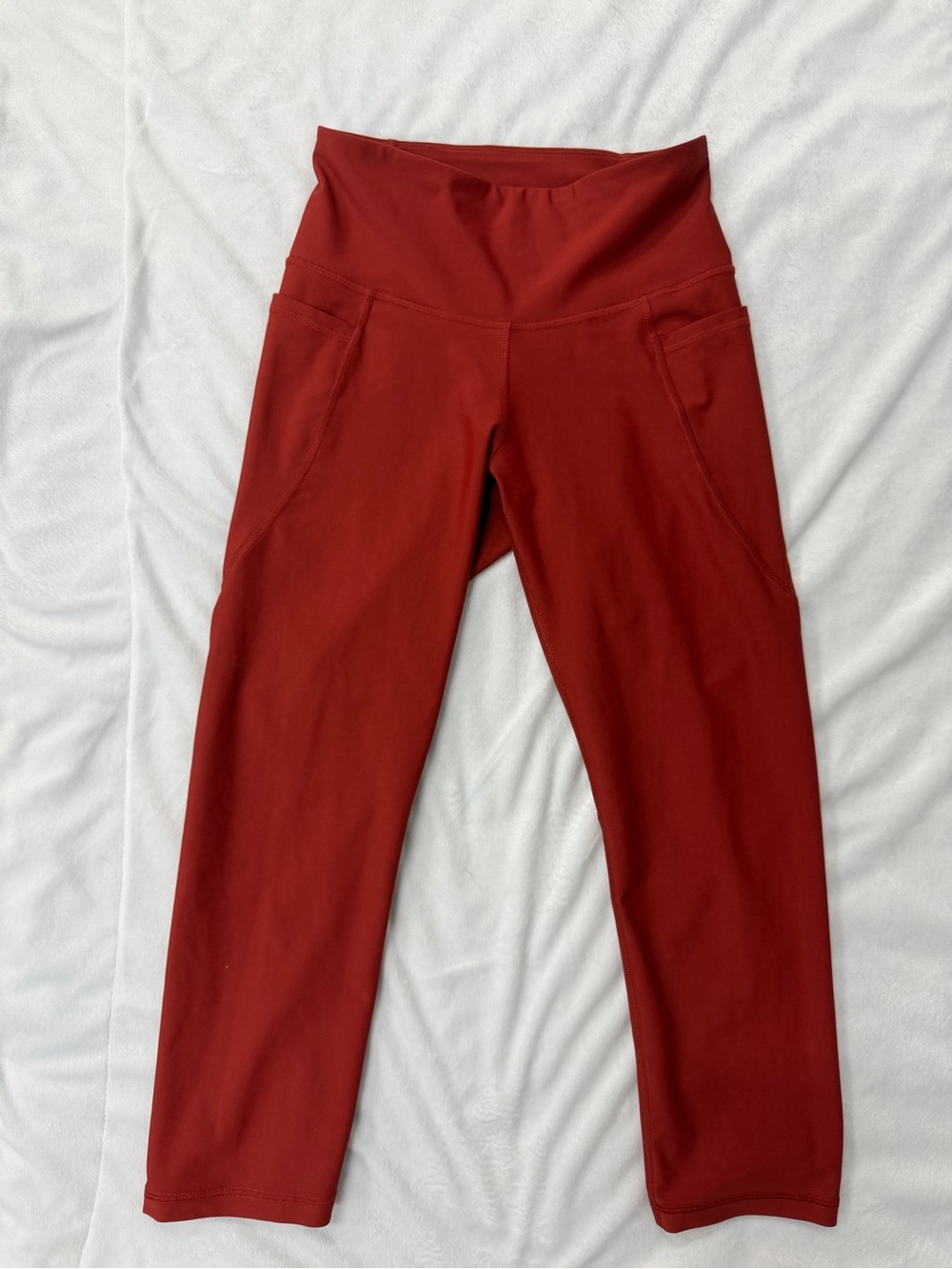 Old Navy Rust Red Elevate High-Waist Size Small w/ Pockets Capri Leggings/Yoga